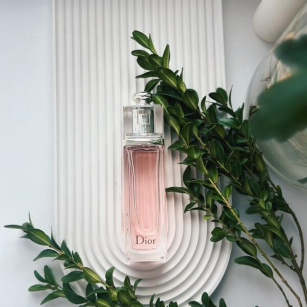 دیور ادیکت او فرش زنانه