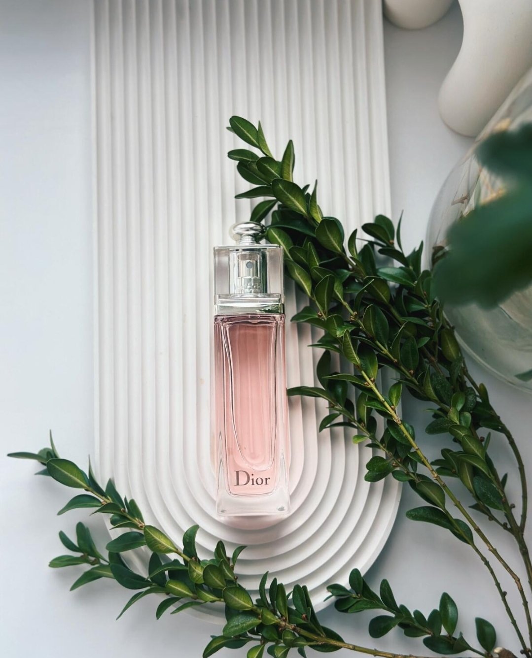 Screenshot_20250510_201608_Chrome دیور ادیکت او فرش زنانه - تصویر 1